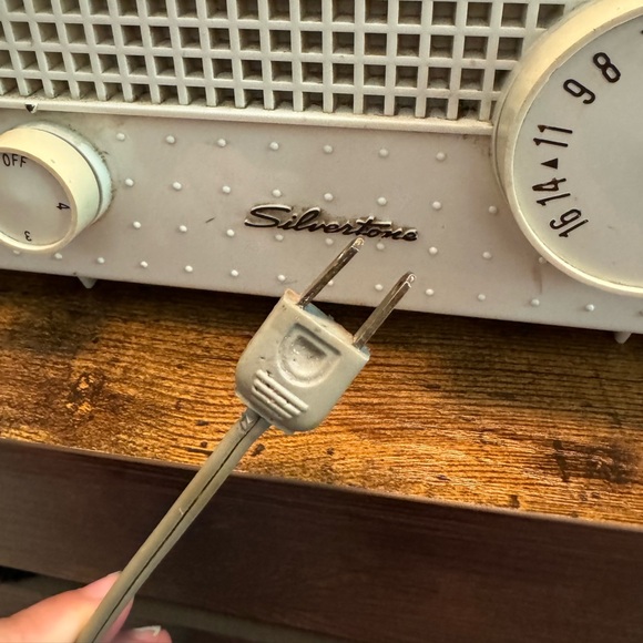 Vintage 1961 Silvertone Radio Model 2001 - Picture 11 of 11